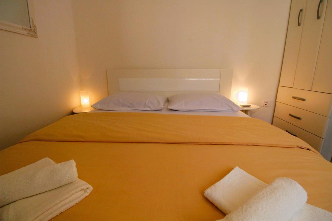 Korzo Rooms & Apartments Vis Exterior photo